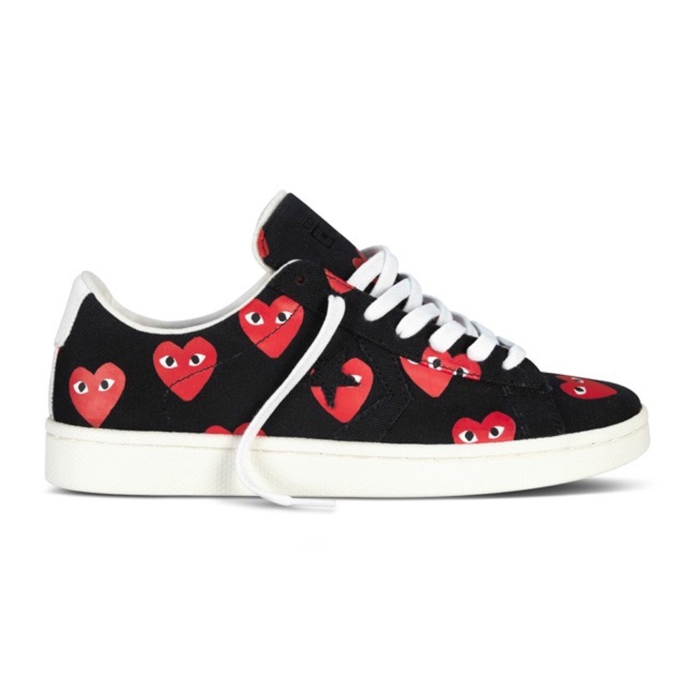 COMME DES GARÇONS PLAY CONVERSE SNEAKER